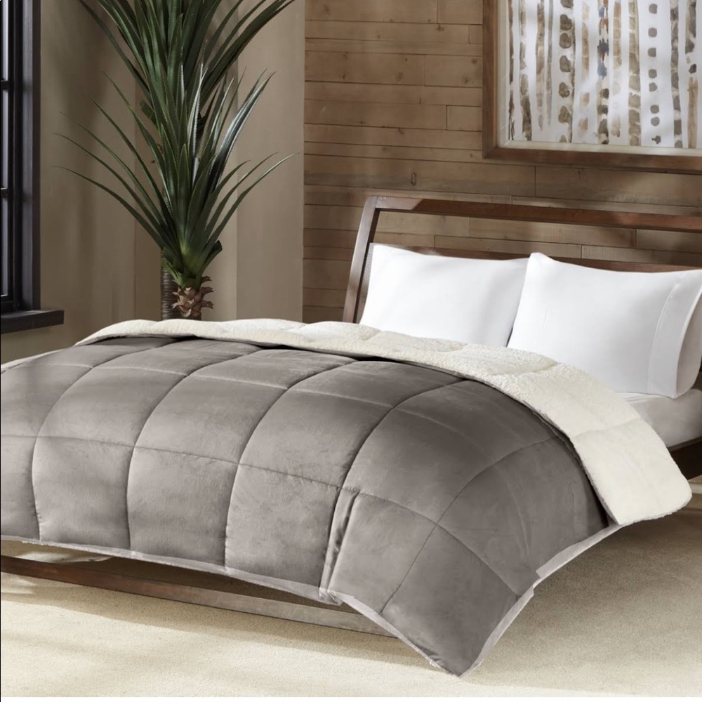 Premier Bed Comfort Reversible Sherpa Twin Taupe Bed Spread Comforter